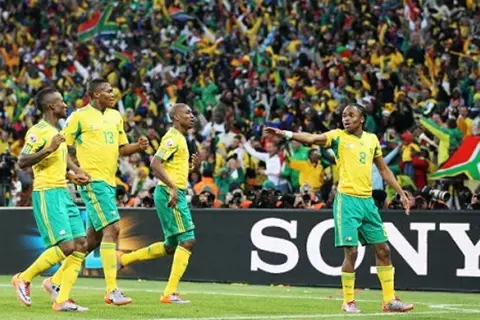 مسرح الخالدين.. رقصة تشابالالا تحقق حلم جنوب أفريقيا في كأس العالم (صور)